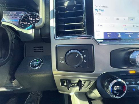 Used 2022 Ford F350 Lariat w/ Lariat Ultimate Package image 34