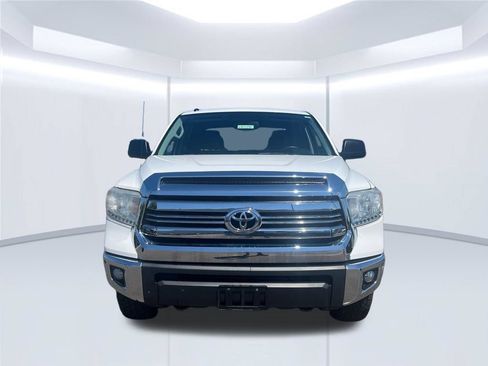 Used 2017 Toyota Tundra SR5 AWD/4WD image 9