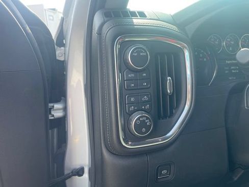 Used 2020 Chevrolet Silverado 1500 LT Trail Boss AWD/4WD image 21