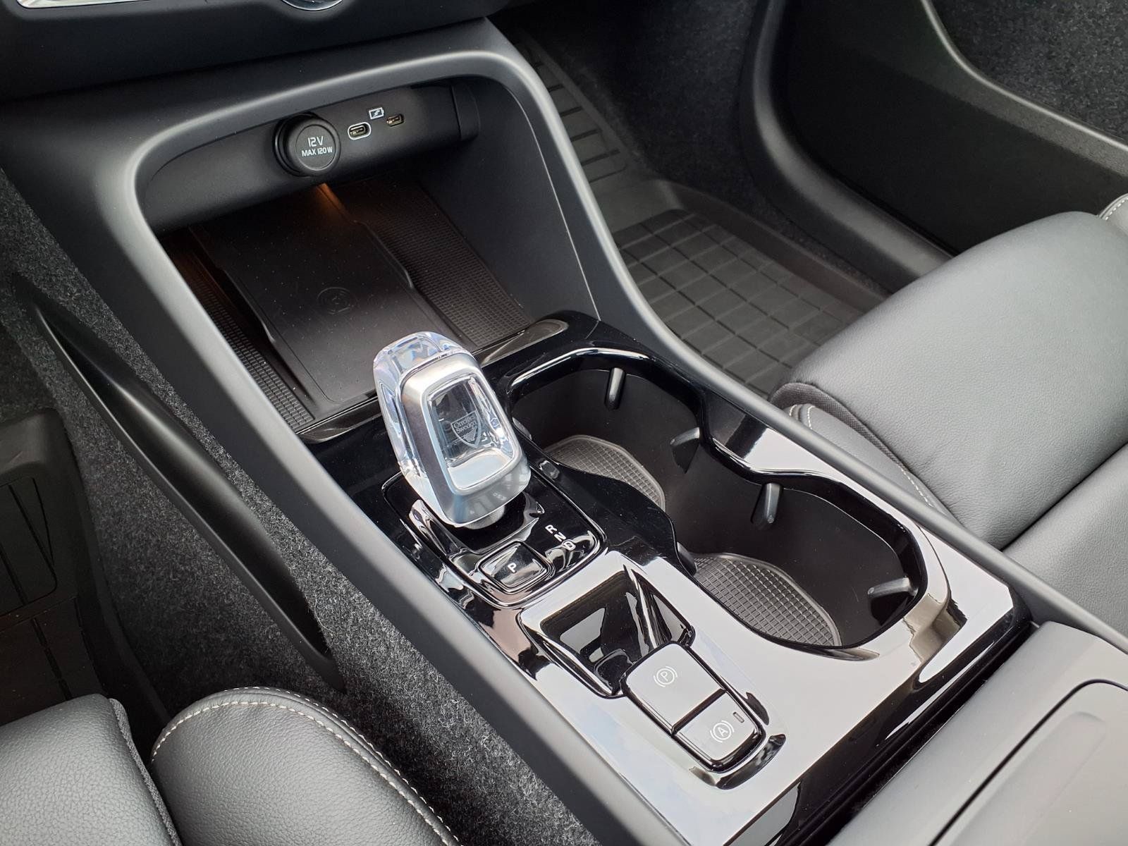 Certified 2025 Volvo XC40 B5 Ultra AWD/4WD image 25