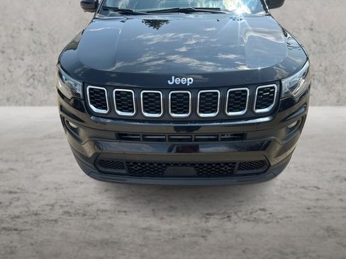 Used 2025 Jeep Compass Latitude AWD/4WD image 13