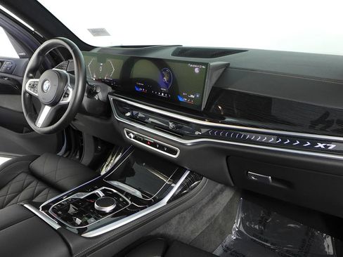 Certified 2024 BMW X7 xDrive40i w/ M Sport Package AWD/4WD image 13