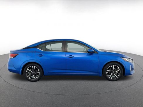 Used 2025 Nissan Sentra SV FWD image 10