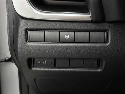 Used 2022 Nissan Rogue SV FWD image 23