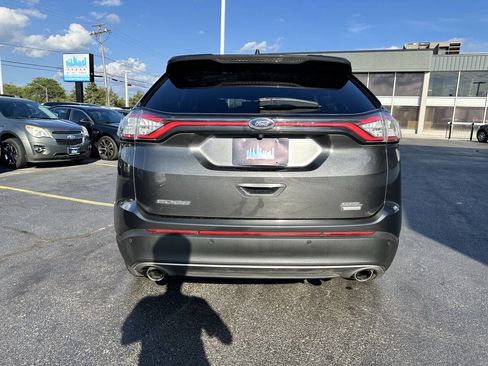 Used 2018 Ford Edge SEL image 13