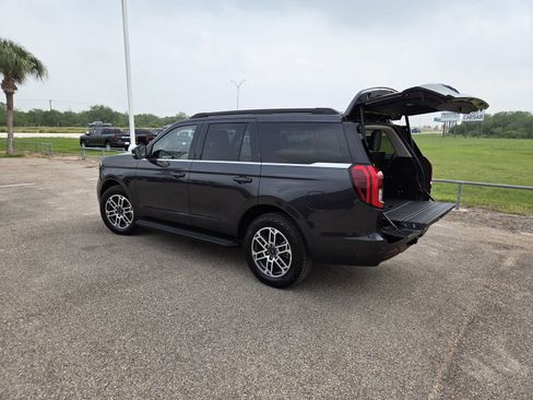 Used 2025 Ford Expedition Active AWD/4WD image 27