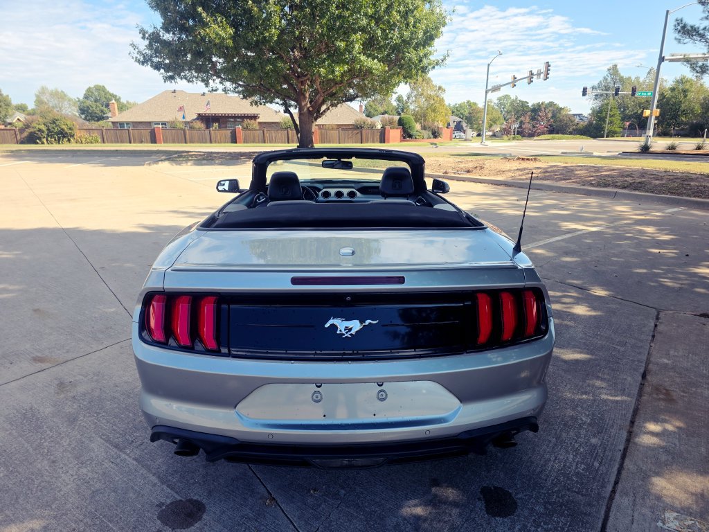 Used 2020 Ford Mustang Premium RWD image 27