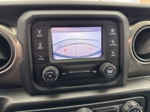 Used 2020 Jeep Wrangler Unlimited Sport S AWD/4WD image 16