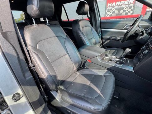 Used 2017 Ford Explorer XLT w/ Equipment Group 202A image 15