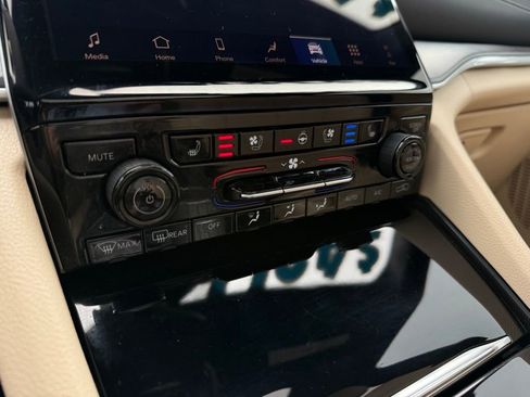 Certified 2024 Jeep Grand Cherokee L Limited w/ Luxury Tech Group II image 24