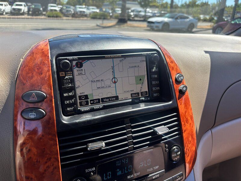 Used 2010 Toyota Sienna XLE FWD image 13