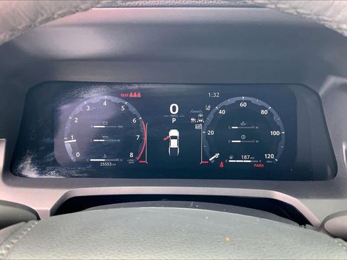 Used 2025 Toyota Tacoma Limited AWD/4WD image 26