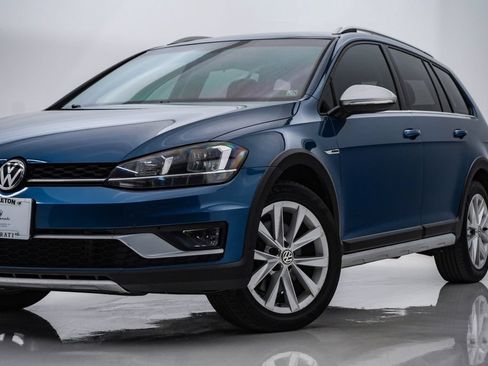 Used 2019 Volkswagen Golf Alltrack S AWD/4WD image 2