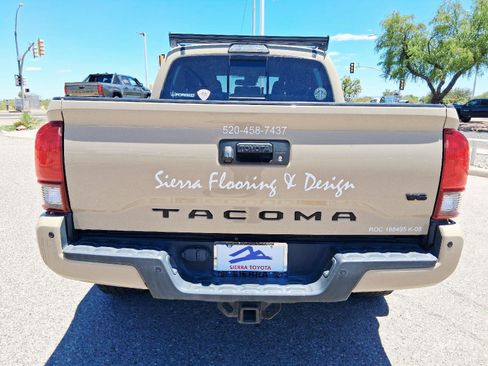 Used 2019 Toyota Tacoma TRD Off-Road w/ Technology Package AWD/4WD image 5