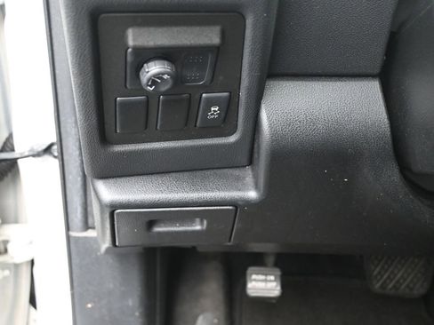 Used 2012 Nissan Rogue S image 16