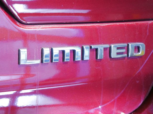 Used 2023 Jeep Grand Cherokee Limited w/ Luxury Tech Group II AWD/4WD image 10