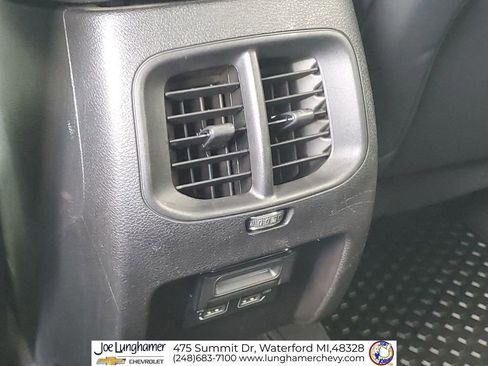 Used 2020 Jeep Cherokee Latitude Plus w/ Cold Weather Group AWD/4WD image 22