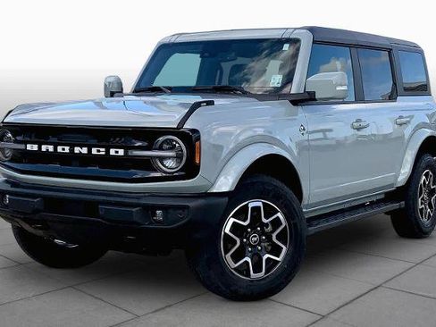 Certified 2024 Ford Bronco Outer Banks AWD/4WD image 1
