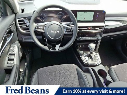 New 2025 Kia Seltos X-Line image 7