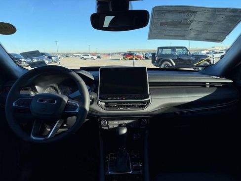 New 2026 Jeep Compass Latitude image 21