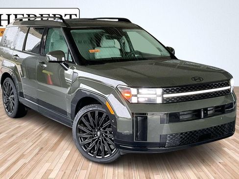 Used 2025 Hyundai Santa Fe Calligraphy image 2