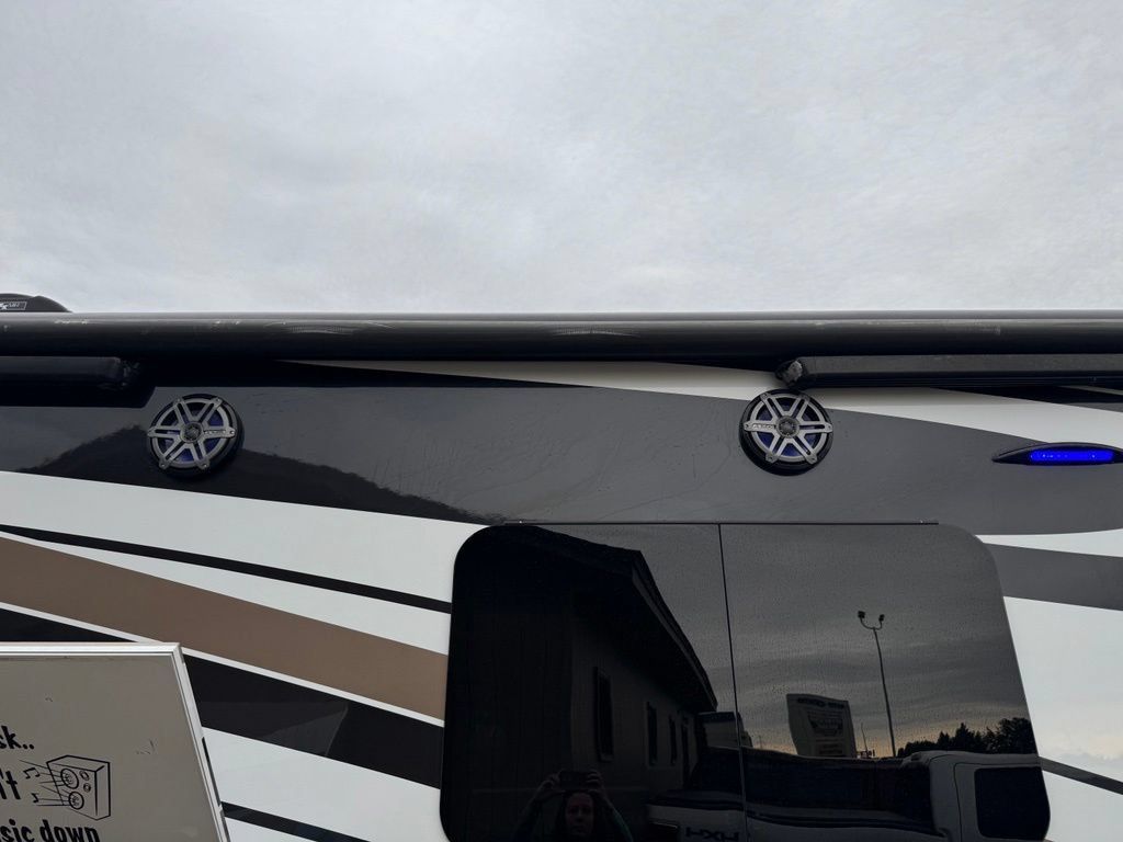 Used 2017 Ford E-450 and Econoline 450 Super Duty w/ Motorhome Prep Package RWD image 49