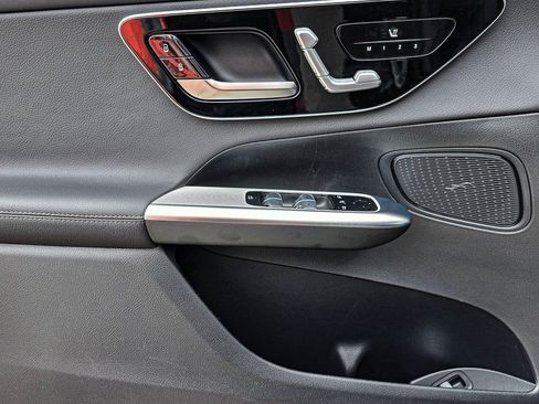 New 2026 Mercedes-Benz GLC 300 4MATIC image 11