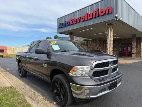 Used 2017 RAM 1500 Classic SLT AWD/4WD image 1