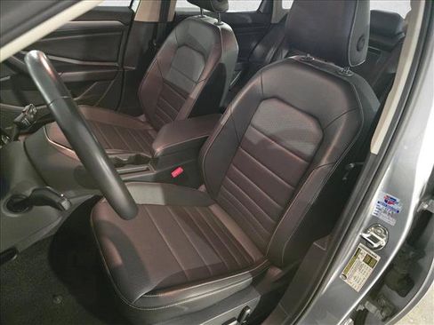 Used 2024 Volkswagen Jetta SE FWD image 14