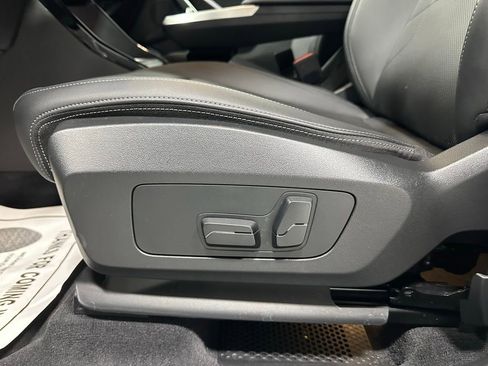 Used 2025 BMW X1 xDrive28i image 12