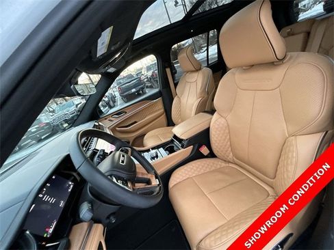 Certified 2025 Jeep Grand Cherokee Summit image 15