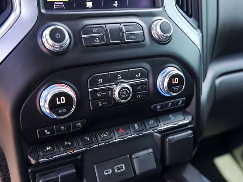 Used 2019 GMC Sierra 1500 SLT w/ SLT Premium Plus Package AWD/4WD image 22