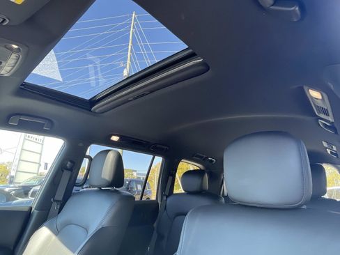 Used 2024 Nissan Armada SL w/ Midnight Edition Package image 16