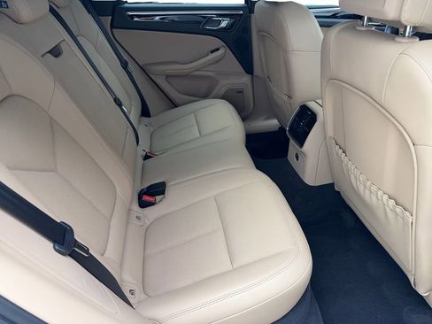 Used 2025 Porsche Macan Turbo image 38