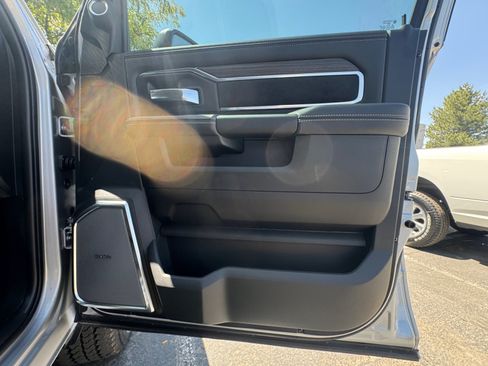 New 2026 RAM 3500 Laramie AWD/4WD image 32