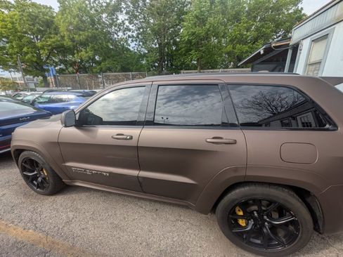Used 2018 Jeep Grand Cherokee Trackhawk AWD/4WD image 3