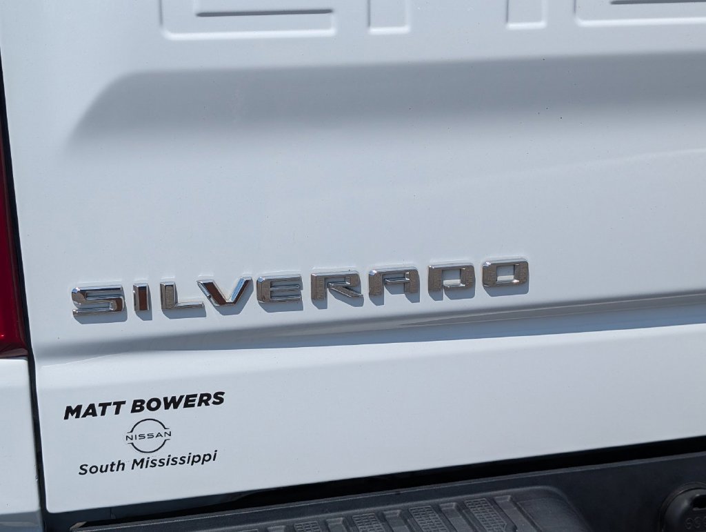Used 2022 Chevrolet Silverado 1500 LT AWD/4WD image 5