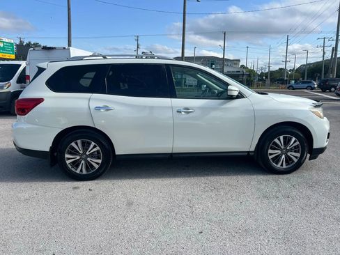Used 2017 Nissan Pathfinder SL w/ SL Premium Package image 4