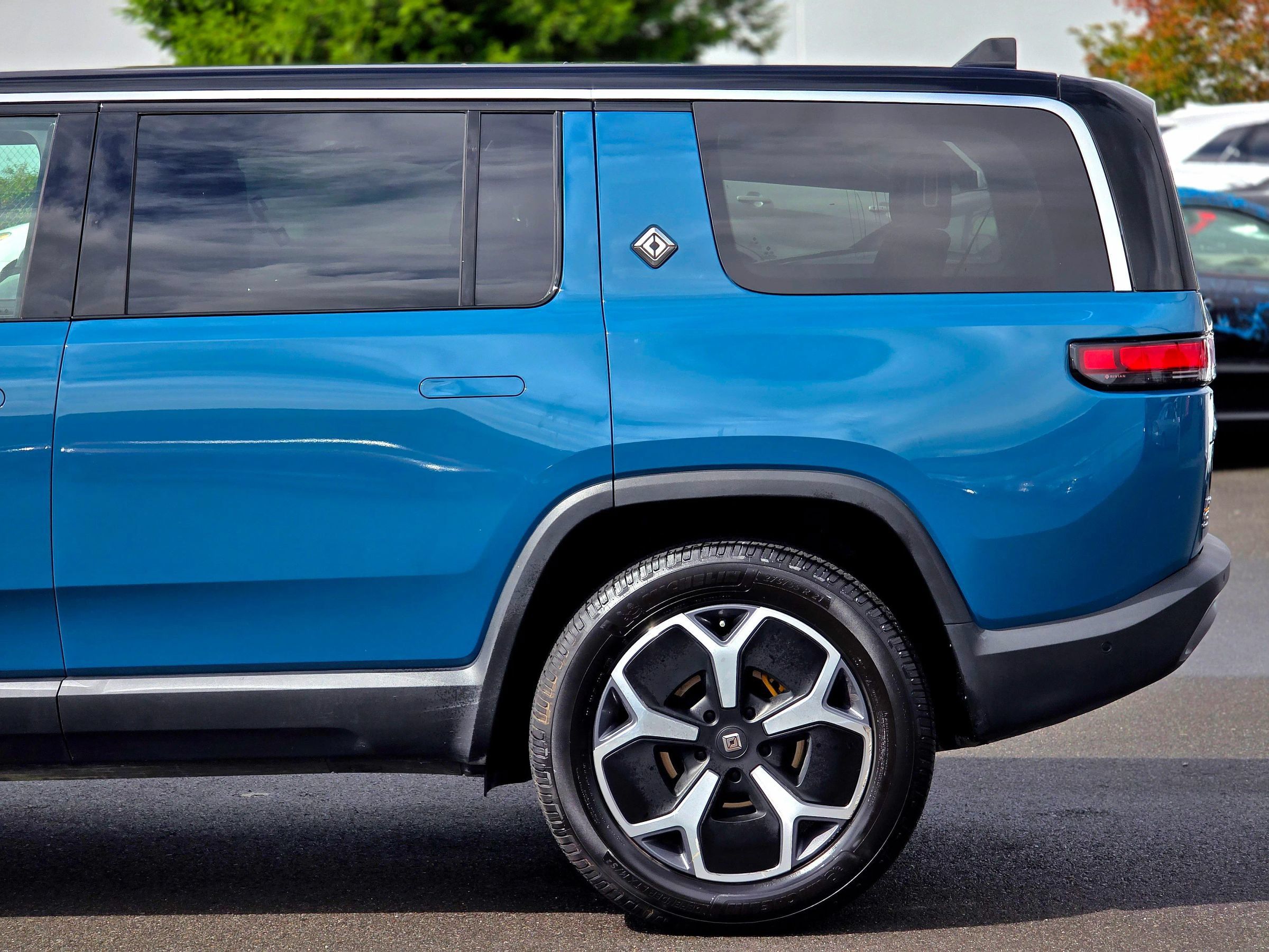 Used 2023 Rivian R1S Adventure Quad AWD/4WD image 8