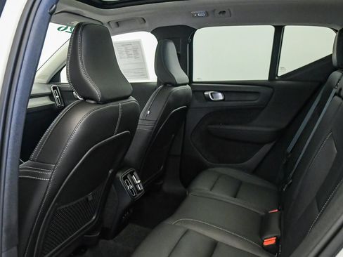 Certified 2026 Volvo XC40 B5 Plus AWD/4WD image 19
