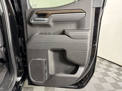 Used 2025 GMC Sierra 1500 Elevation image 14