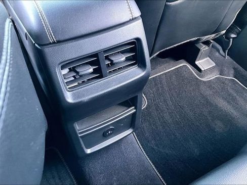 Used 2023 Ford Edge ST image 33