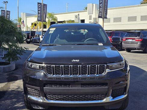 New 2025 Jeep Grand Cherokee L Laredo image 2
