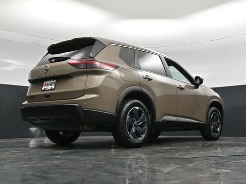 Used 2025 Nissan Rogue SV FWD image 52