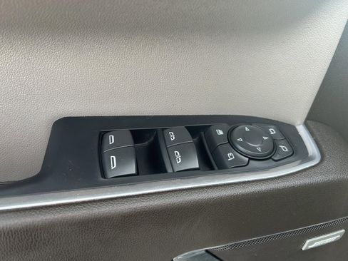 Used 2022 Chevrolet Silverado 1500 LTZ w/ LTZ Convenience Package II image 20