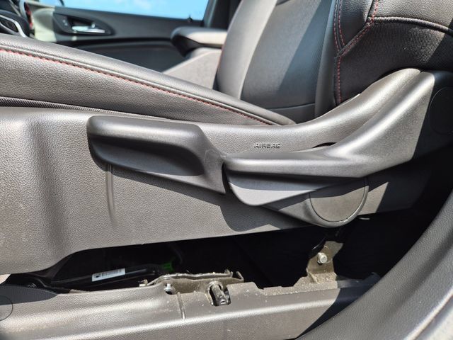 Used 2024 Chevrolet Trax RS w/ Sunroof Package FWD image 15