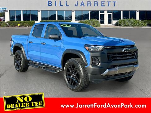 Used 2025 Chevrolet Colorado Trail Boss AWD/4WD image 1