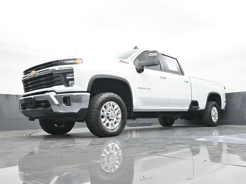 Used 2024 Chevrolet Silverado 2500 LT AWD/4WD image 54