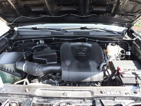 Used 2019 Toyota Tacoma TRD Pro AWD/4WD image 11