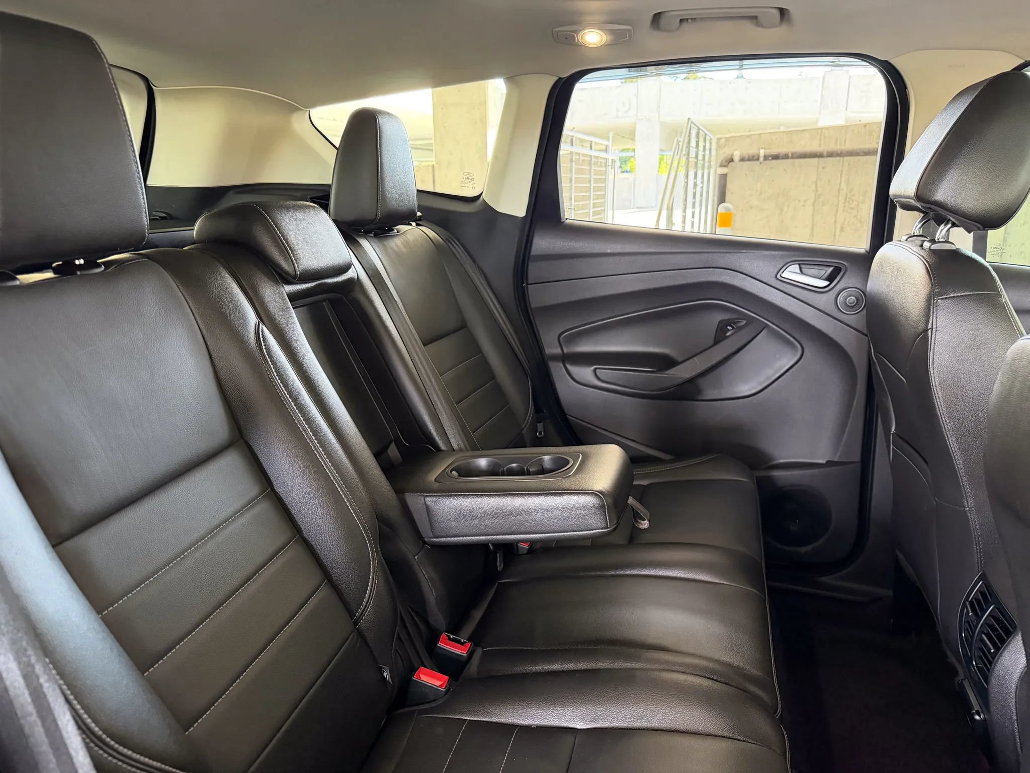 Used 2015 Ford Escape Titanium FWD image 25